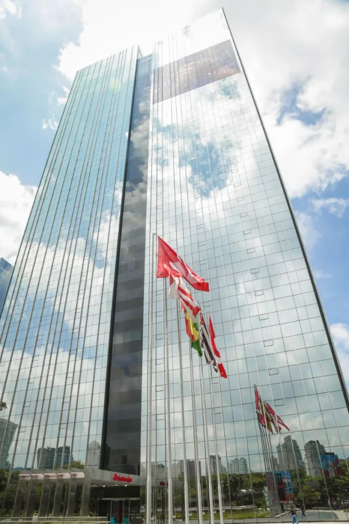Radar: Santander (SANB11) e Weg (WEGE3) pagarão dividendos, Apple (AAPL34) tem lucro recorde e Assaí (ASAI3) emite debêntures