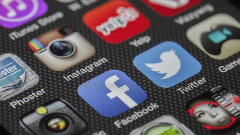 Facebook (FBOK34) e Instagram apresentam instabilidade nesta quinta-feira