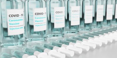 Vacina contra Covid para crianças: maioria é contra exigência de prescrição médica