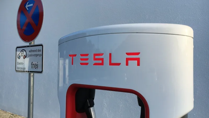 Tesla (TSLA34) pode voltar a aceitar Bitcoin, diz Elon Musk