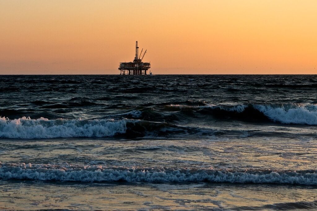 Opep+ corta a produção de petróleo em 2 milhões de barris