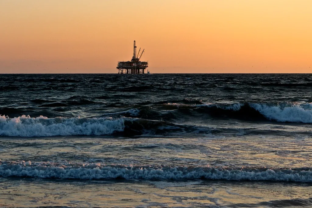 Opep+ corta a produção de petróleo em 2 milhões de barris