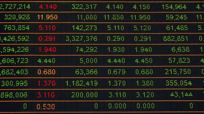 Ibovespa cai 0,55% em dia de baixa liquidez; Ambev (ABEV3) sobe 2,9%