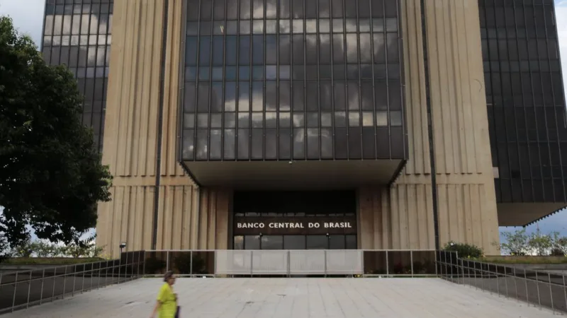 Boletim Focus eleva projeções da Selic e do IPCA para 2021