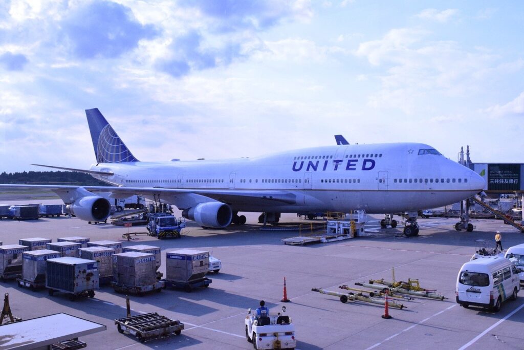 United Airlines (U1AL34) Self-service no avião? United Airlines testa novos lanches
