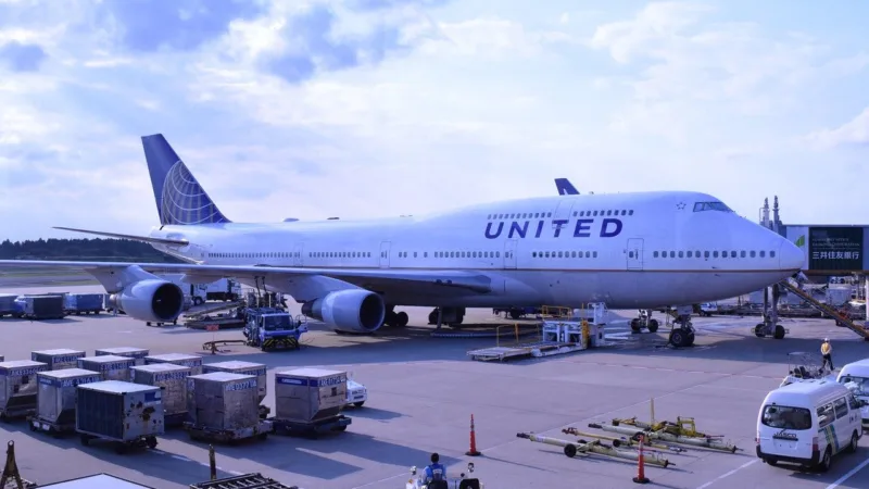 United Airlines (U1AL34) tem prejuízo e queda de receita no 1T21