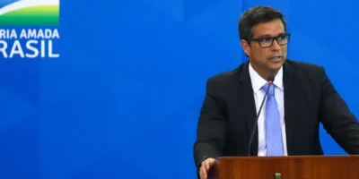 Expectativas de alta do PIB estão indo em direção a 4%, diz Campos Neto