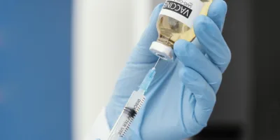 Pfizer (PFIZ34) entrega mais 2,4 milhões de doses de vacina contra covid-19