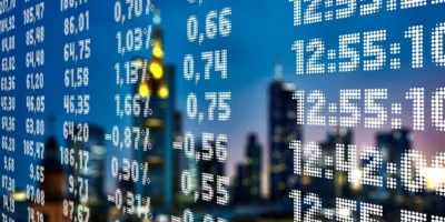 Ibovespa abre estável, com mercado atento a números dos EUA e balanços