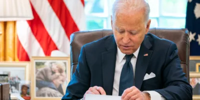 Biden confirma acordo com senadores por pacote de infraestrutura de quase US$ 1 tri
