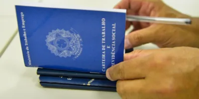 Caged: Brasil cria 184 mil vagas de emprego com carteira assinada em março