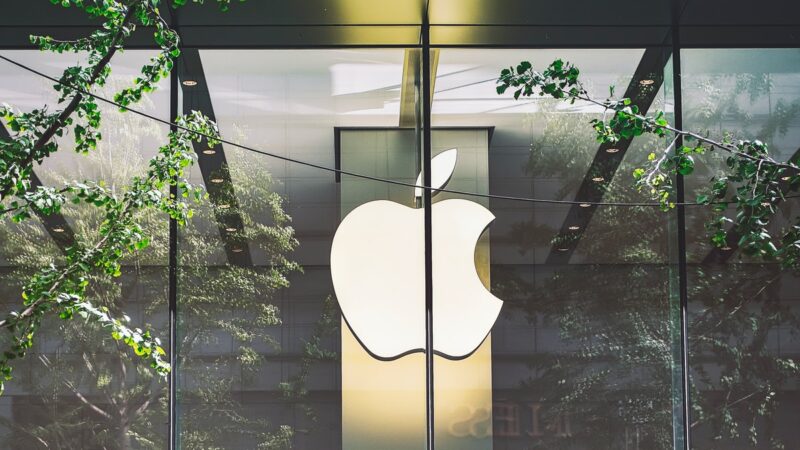 Apple (AAPL34): com recorde de vendas, lucro líquido salta para US$ 21,7 bi