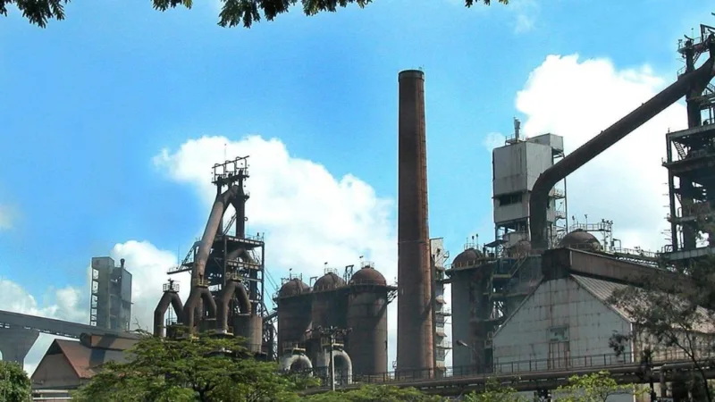Destaques de Empresas: Usiminas (USIM5), Assaí (ASAI3) e Americanas (LAME4)
