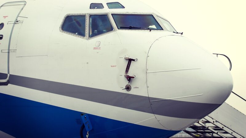 Boeing (BOEI34) sinaliza possível problema elétrico no 737 Max