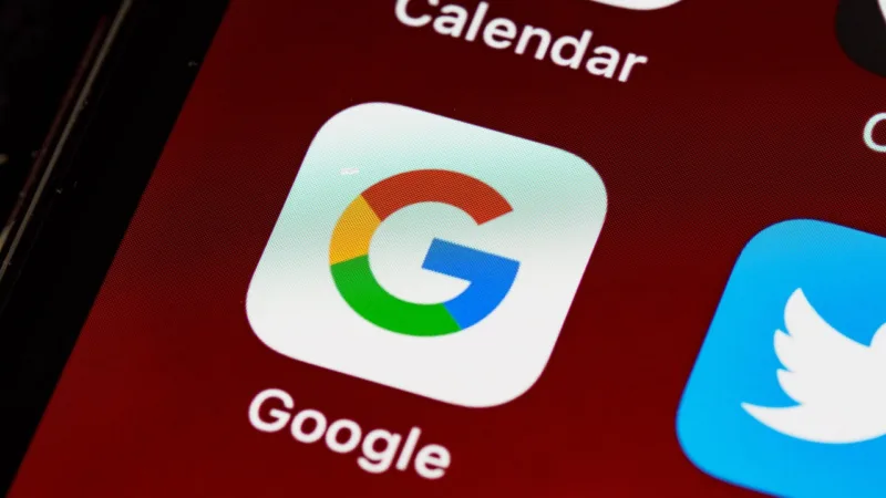 PL das Fake News: Google (GOGL34) e Meta (M1TA34) viram alvo de investigação do Cade