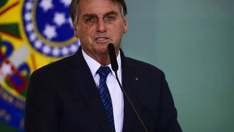Bolsonaro sanciona Orçamento 2021 e veta R$ 20 bilhões