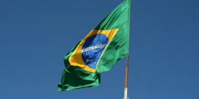 Economia surpreende e eleva a revisão de projeções do PIB para este ano
