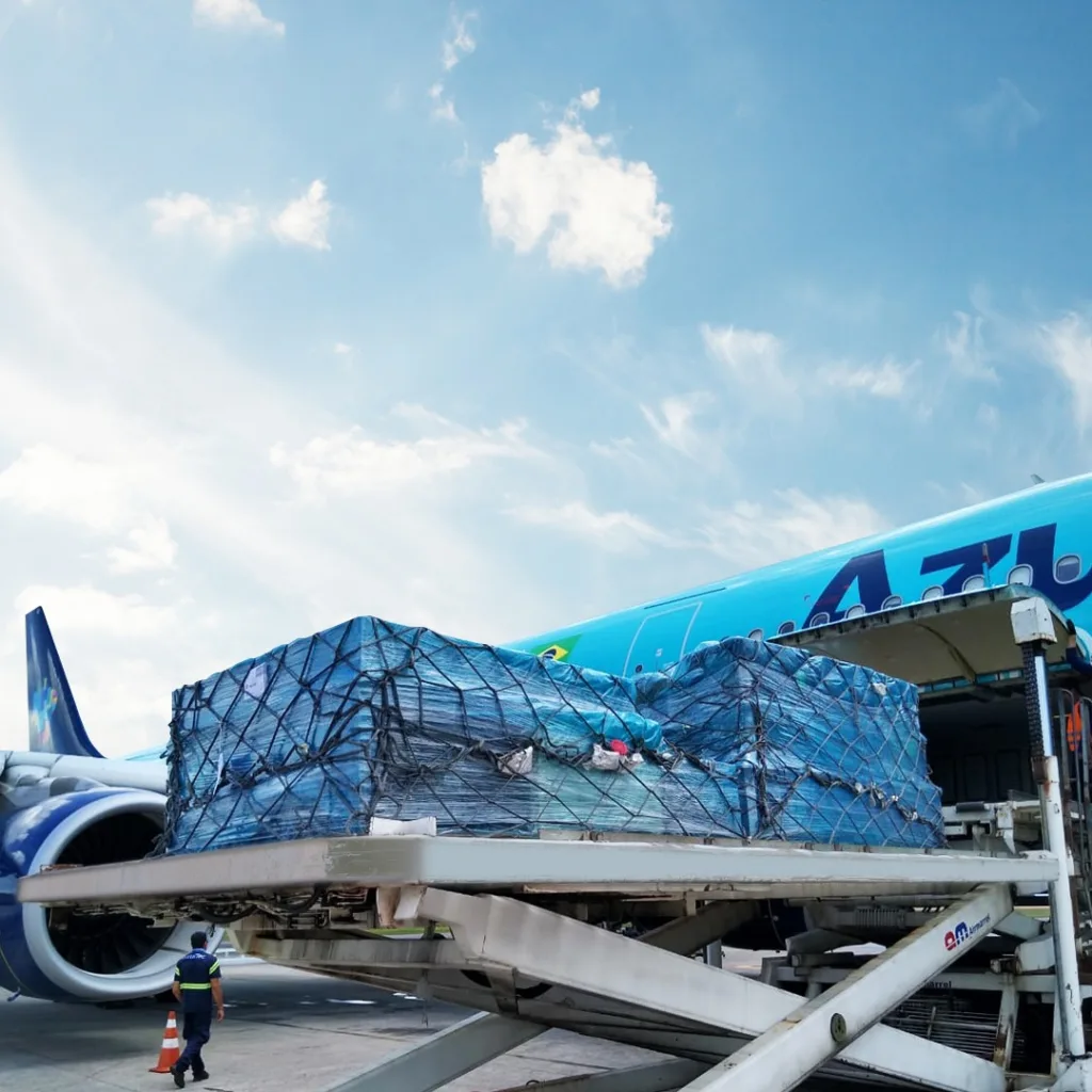 Azul Cargo Express, utilizado no combate à Covid-19. Foto: Reprodução Facebook.