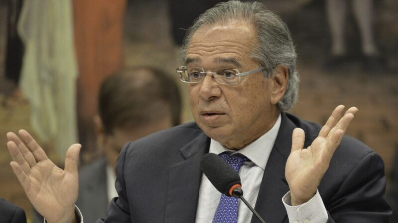 Paulo Guedes: Governo pode aumentar ‘economia de guerra’ em 3ª onda
