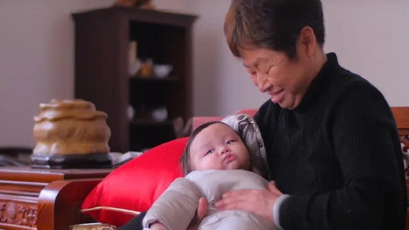 China vai permitir que cada casal tenha três filhos