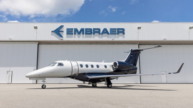 Embraer (EMBR3) entrega 600º jato Phenom 300 a empresa dos EUA