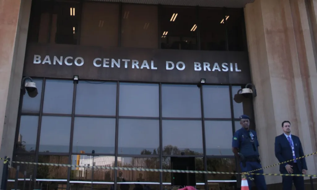 Copom inicia reunião que pode manter juros para combater a inflação