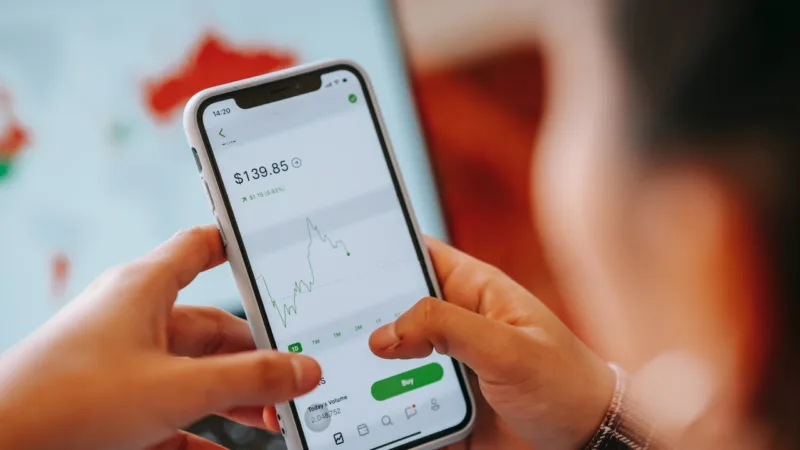 Apps financeiros: Número de instalações aumenta 65% no Brasil em 2020, diz estudo