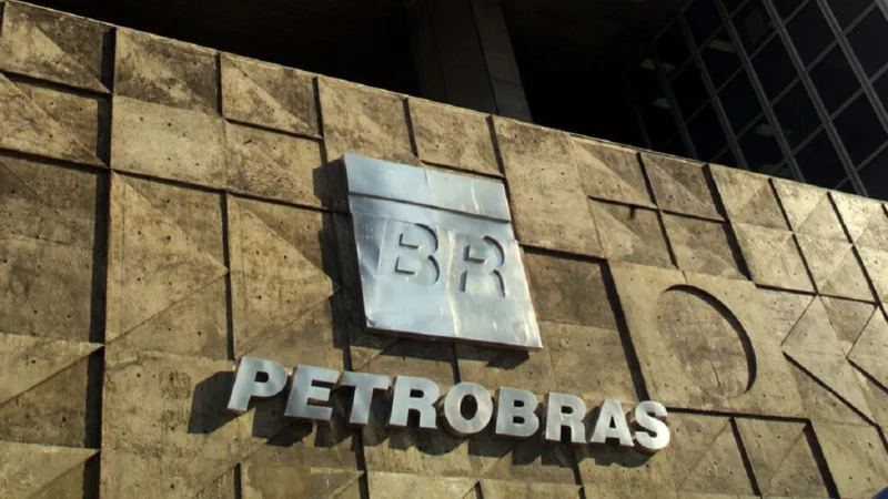 Petrobras (PETR4) leva área do Porto de Santos em leilão por R$ 558,2 mi