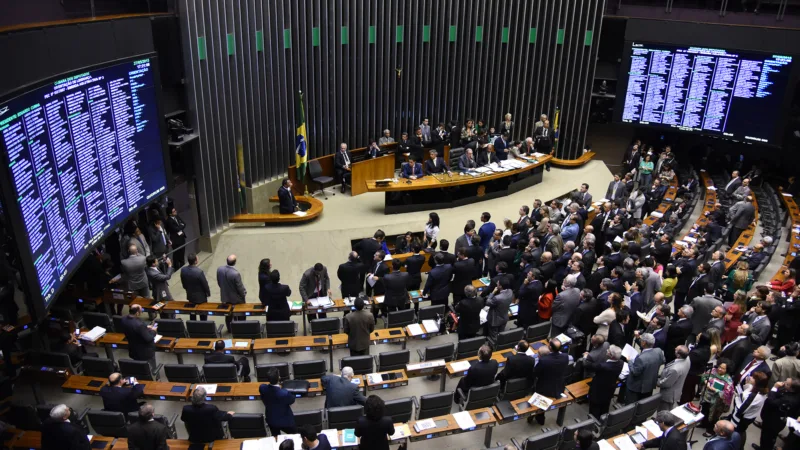 Câmara aprova texto-base de projeto que estabelece teto para o ICMS