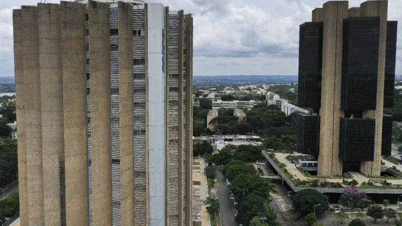 Dólar chega a R$ 5,31 e desencadeia intervenção do Banco Central