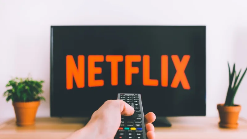 Netflix (NFLX34): perda de assinantes no 2T22 é de 1 milhão, abaixo das projeções; ações sobem