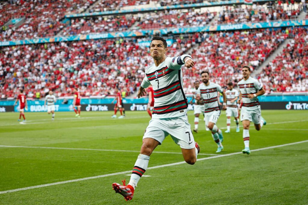 Cristiano Ronaldo e Pogba "boicotam" os patrocinadores da Eurocopa: quem paga os danos?