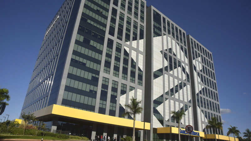 Banco do Brasil (BBAS3): Fitch reafirma rating BB- com perspectiva negativa