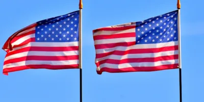 Fed mantém taxas de juros dos EUA inalteradas, apesar de pressão de Trump