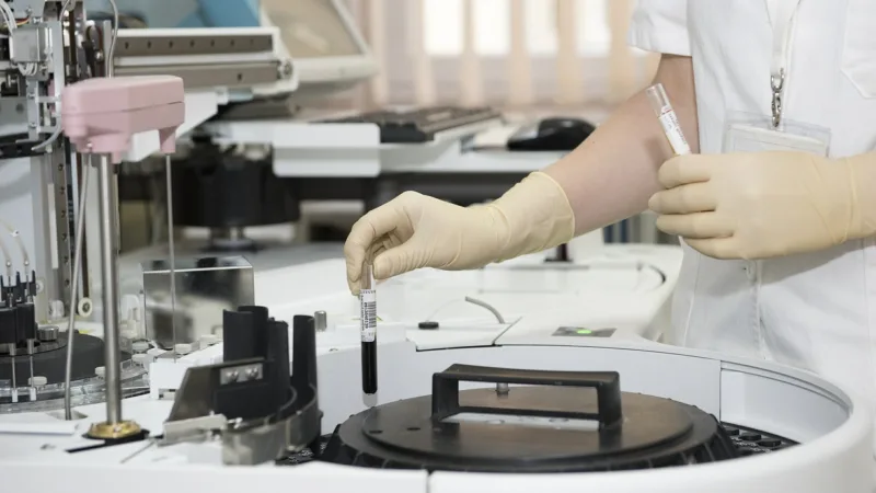 Fleury (FLRY3) compra dois laboratórios e atinge R$ 1 bi em aquisições em 5 anos