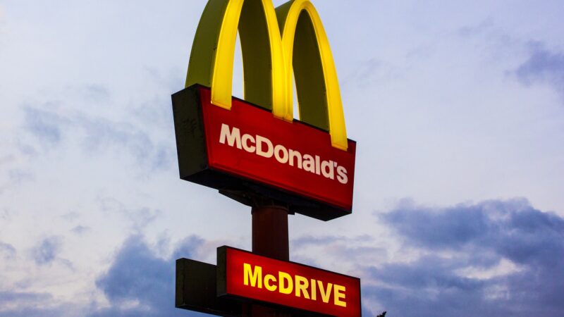 McDonald’s (MCDC34) se prepara para demitir funcionários nesta semana; entenda