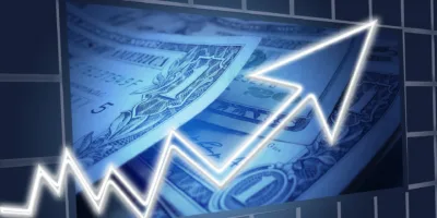 Cogna (COGN3) e B2W (BTOW3) disparam em rali de reabertura, liderando altas do Ibovespa