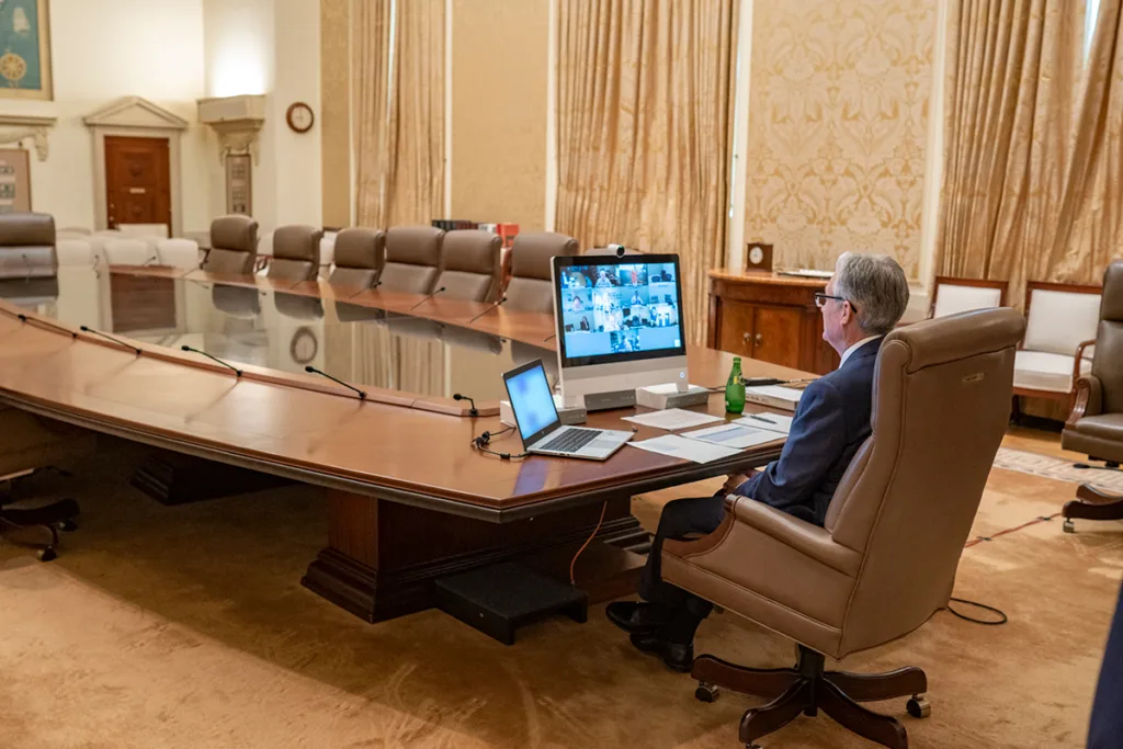 Powell ganha destaque no Fed em meio a decisões que tangem à inflação na pandemia - Foto: Divulgação Federal Reserve