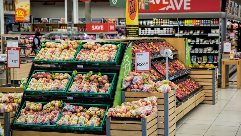 Contra avanço da inflação, governo zera imposto de importação de alimentos; veja lista