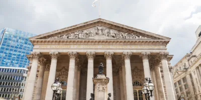Bolsas da Europa no verde à espera de corte de juros pelo BCE; na Ásia, mercados fecham em alta