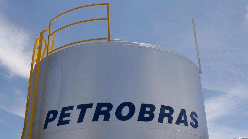 Petrobras (PETR4) reduz preço da gasolina e eleva o do gás de botijão