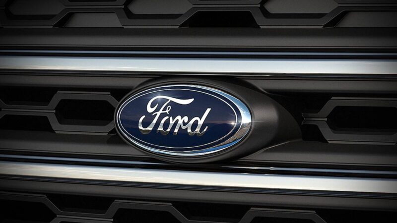 Ford (FDMO34) paralisa produção em fábrica nos EUA por falta de peças