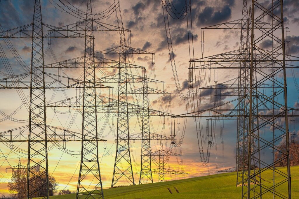 O governo federal está elaborando uma medida provisória (MP) que cria condições para adoção de um racionamento de energia.