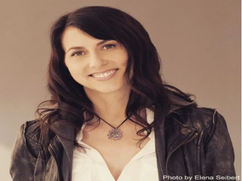 MacKenzie Scott, ex de Bezos, doa US$ 2,7 bilhões nos EUA