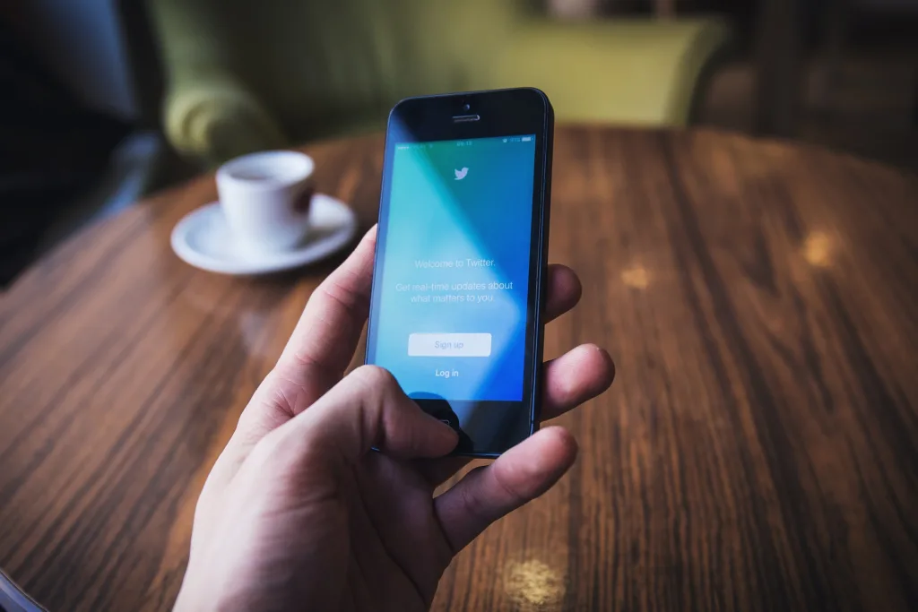Como usar o Twitter sem prejudicar seus investimentos