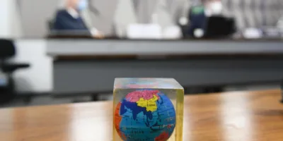 Conheça Carlos Wizard: fundador da franquia de escolas de idiomas e depoente na CPI da Covid