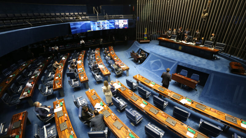 Congresso aprova uso da reforma do IR para viabilizar Auxílio Brasil; mas texto sobre tributação está parado no Senado