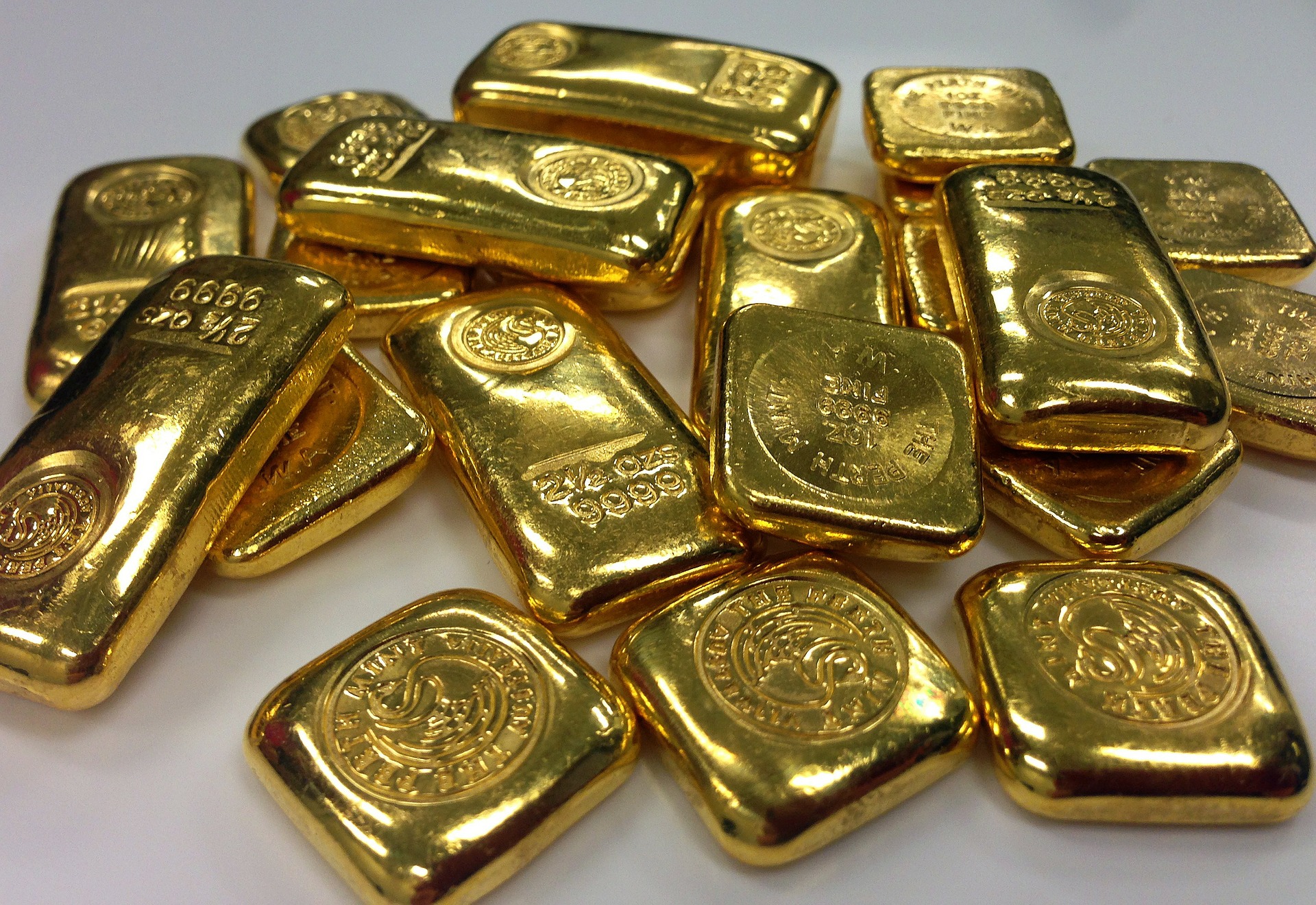 Ouro termina o dia com leve valorização antes de CPI dos EUA
