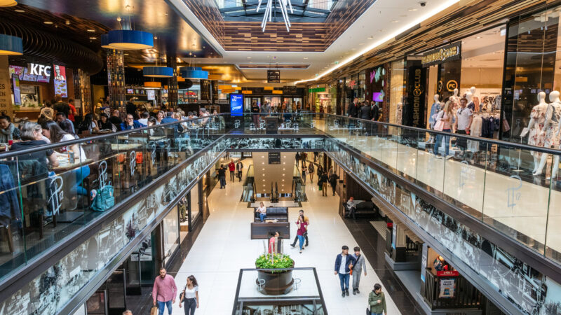 Pela primeira vez, shoppings retomam ritmo pré-pandemia