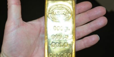 Ouro fecha em alta de 0,28% puxado por dólar fraco